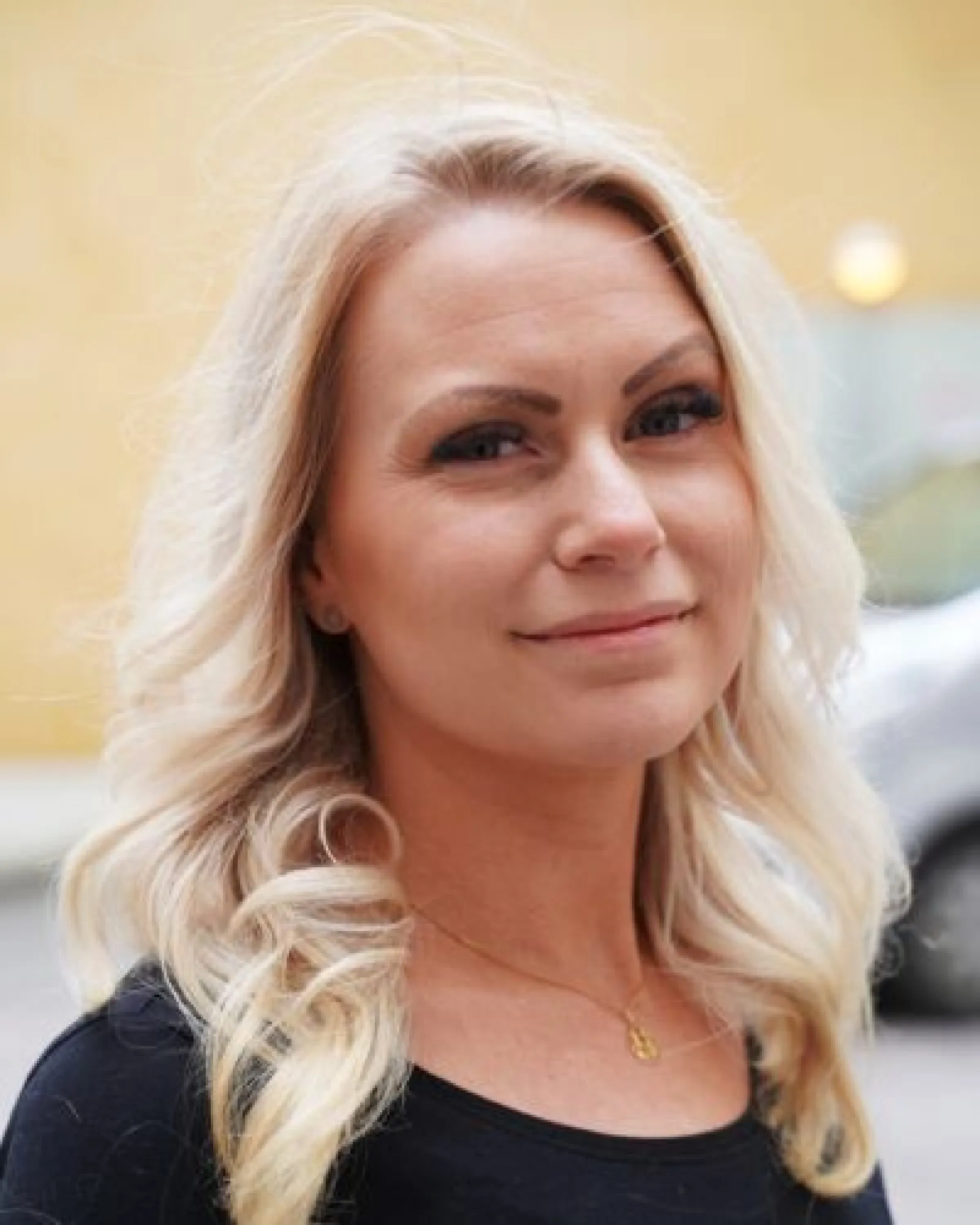 Porträtt av Erica, advanced stylist