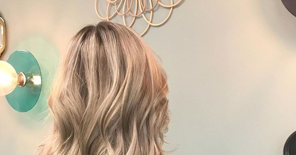 hur-lang-tid-tar-det-att-farga-haret-hos-frisoren